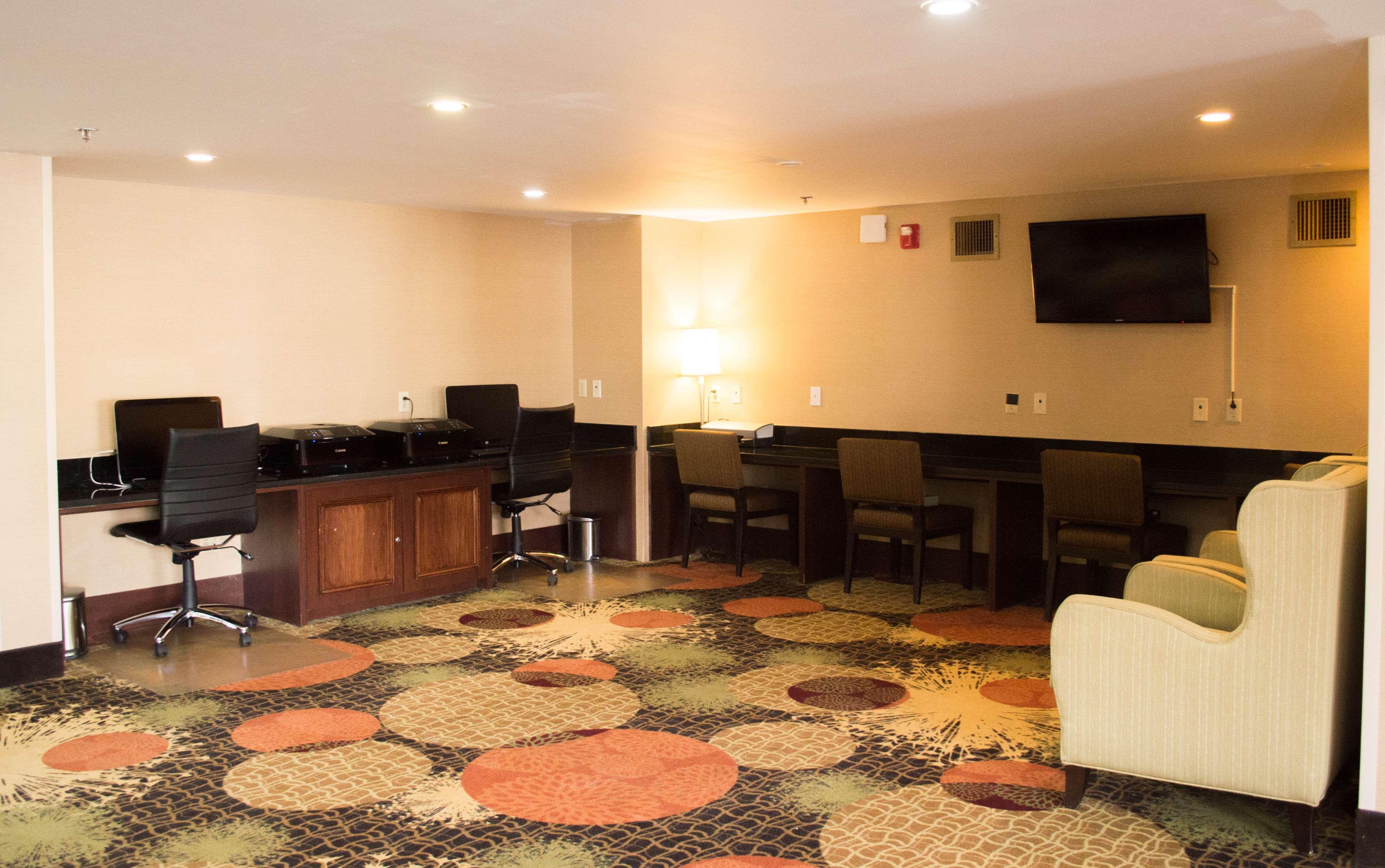 Radisson Hotel Detroit-Farmington Hills Exterior photo