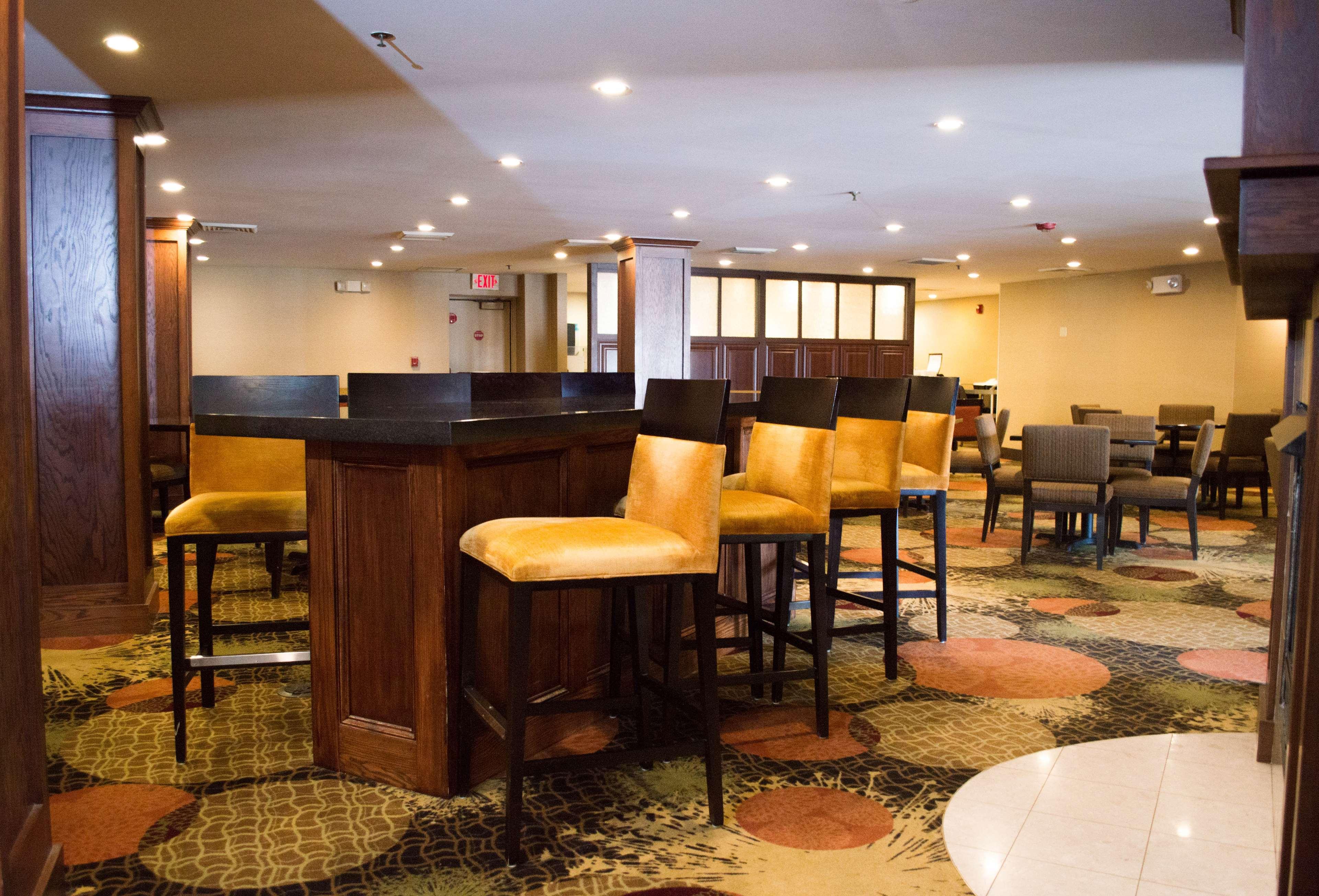 Radisson Hotel Detroit-Farmington Hills Exterior photo