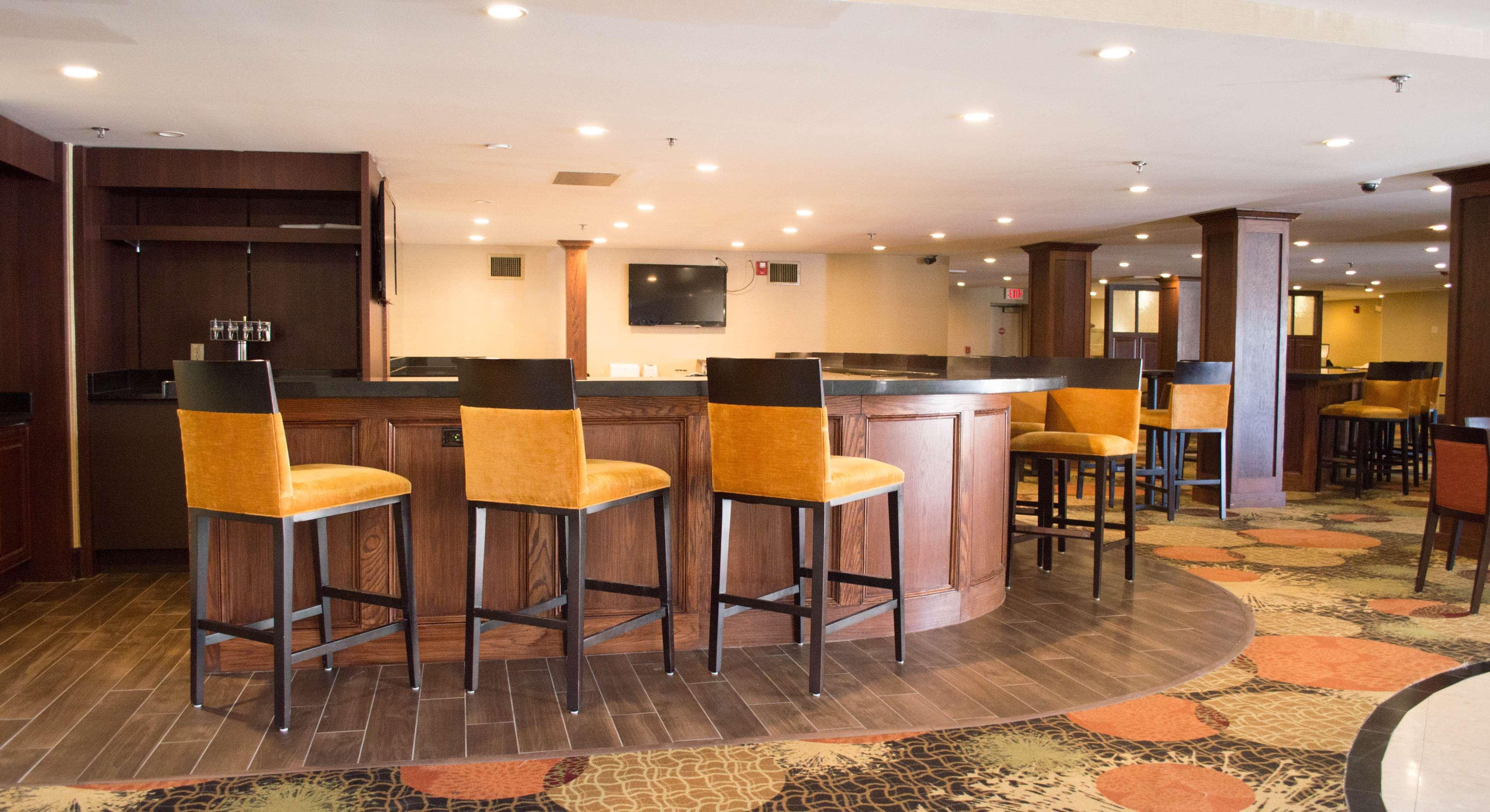 Radisson Hotel Detroit-Farmington Hills Exterior photo